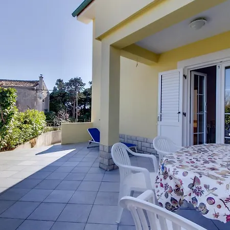 Branko Apartmán Nerezine