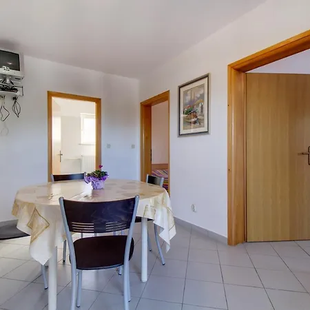 Branko Apartment Nerezine